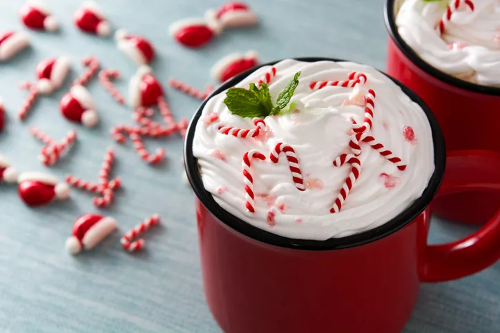 Healthy Holiday Drinks peppermint latte